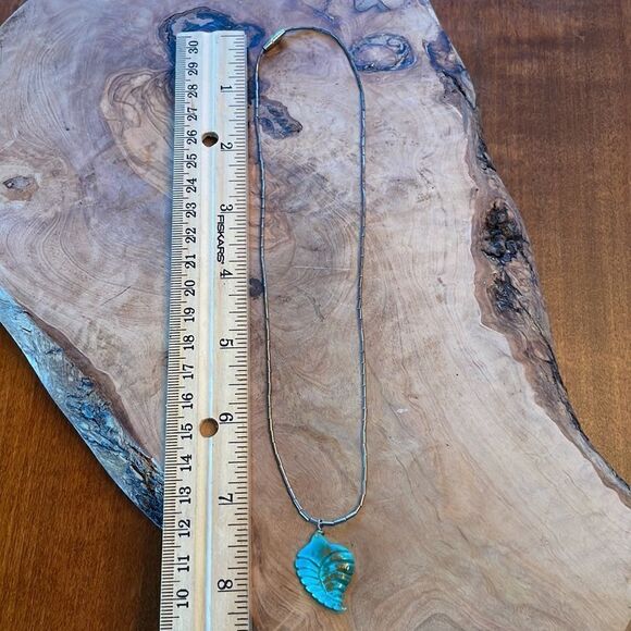 Vintage Carved Turquoise Leaf Pendant Liquid Sterling Silver Chain - Picture 3 of 5